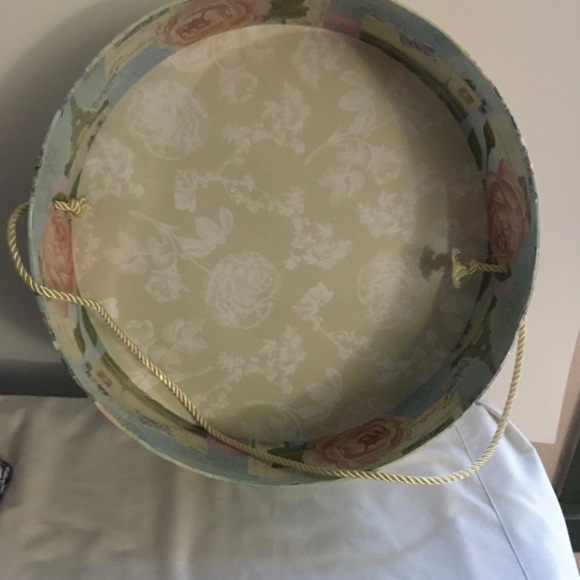 Paris Wine Set - Picture 4 of 13